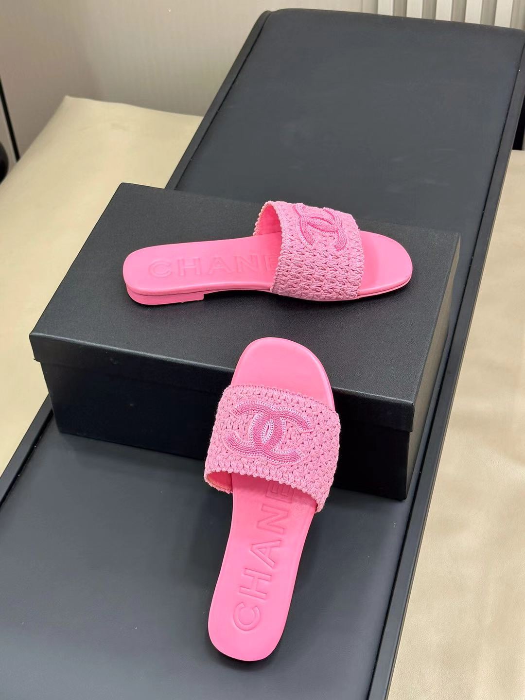 CHANEL WOVEN SLIPPERS LIGHT PINK COWHIDE SOLE